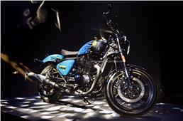 This factory custom has a special paint job and is limited to 25 units, each priced at Rs 4.25 lakh (ex-showroom).